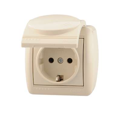 710-0300-123 Розетка 1-м ОП Nata с защ. крышкой керам. с заземл. крем. Lezard
