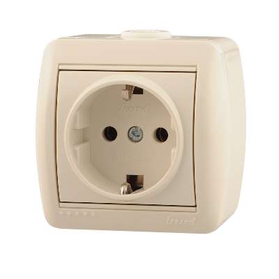 710-0300-122 Розетка 1-м. ОП Nata с заземл. крем. Lezard