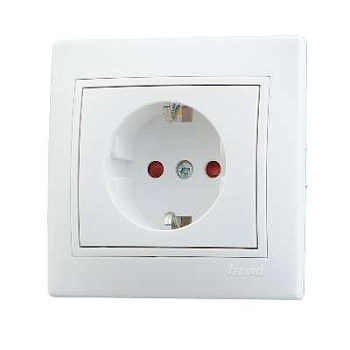 701-0202-124 Розетка 1-м Mira с заземл. с защ.шторки бел. Lezard